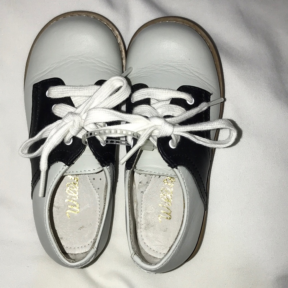 8.5eee little boy or girl saddle shoes, have only been worn for pictures